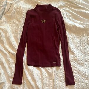 HOLLISTER Maroon Long-sleeve turtleneck shirt with butterfly
